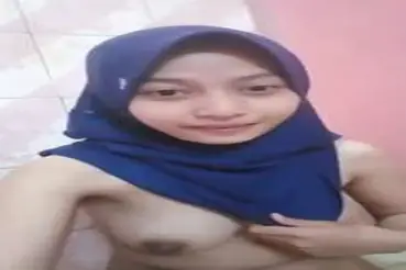 Melly Hijab Cantik Sange Dikamar Mandi 1 poster