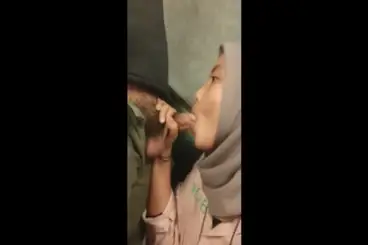 Ukhti Hijab Puaskan Pasangan Sebelum Tidur Malam